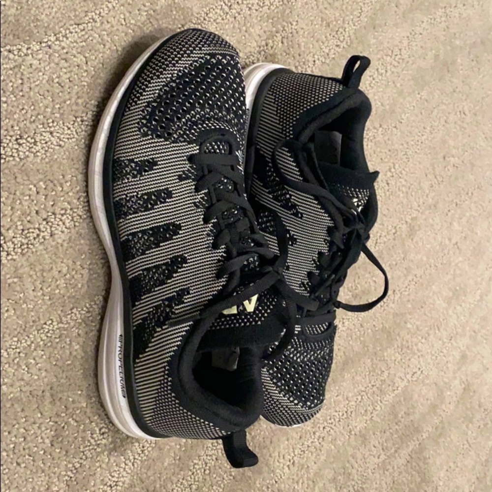 APL shoes